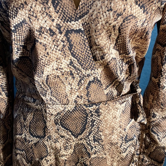 Lovestitch dress size medium - Picture 9 of 11